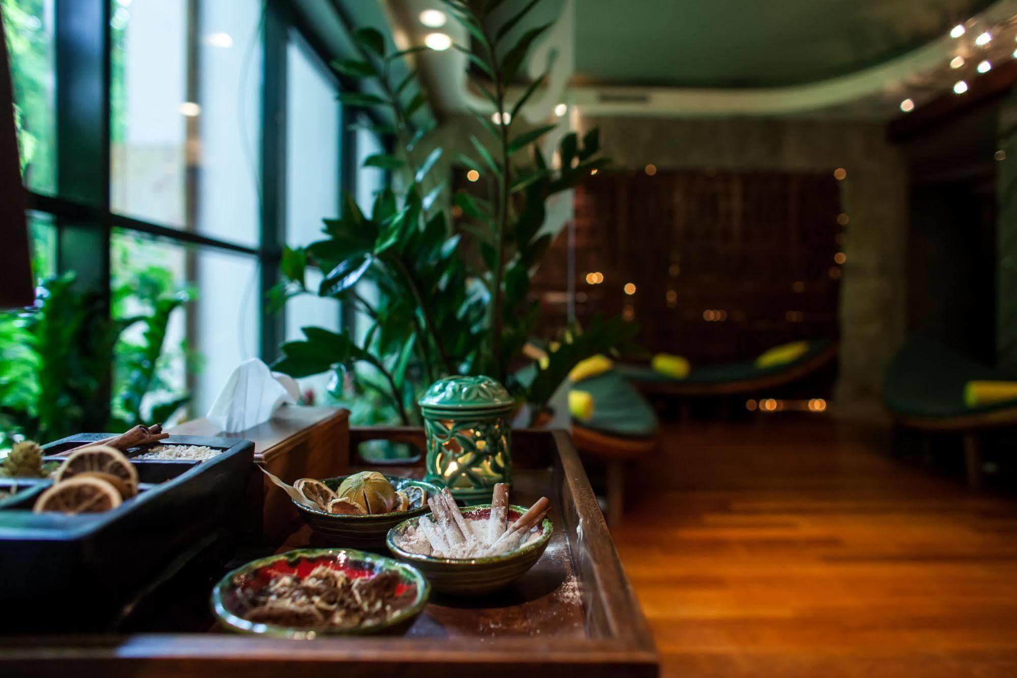 Farmona Hotel Business & Spa Krakau Buitenkant foto
